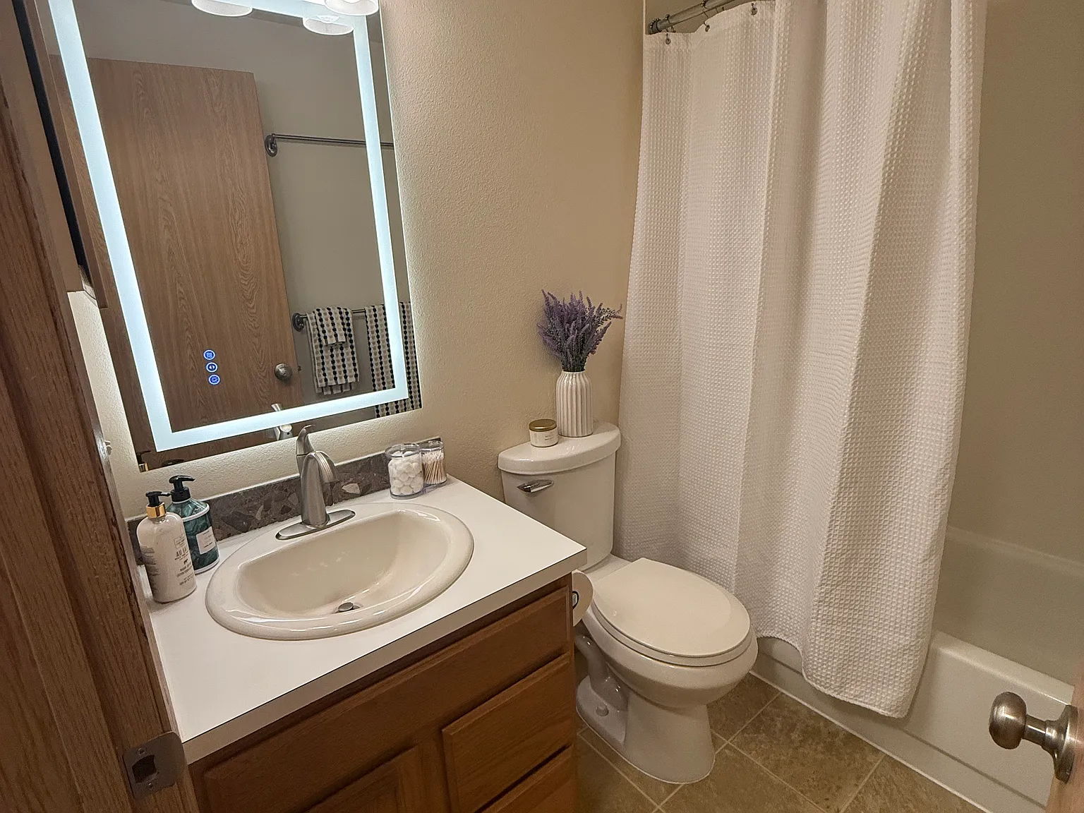 2 bed, 875 sqft, $2,000 — Photo 4