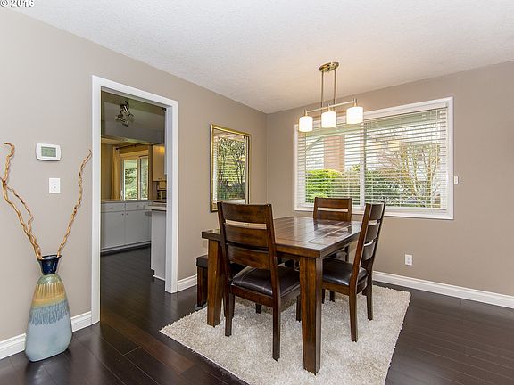 5th image of 1359 SE 37th Ave