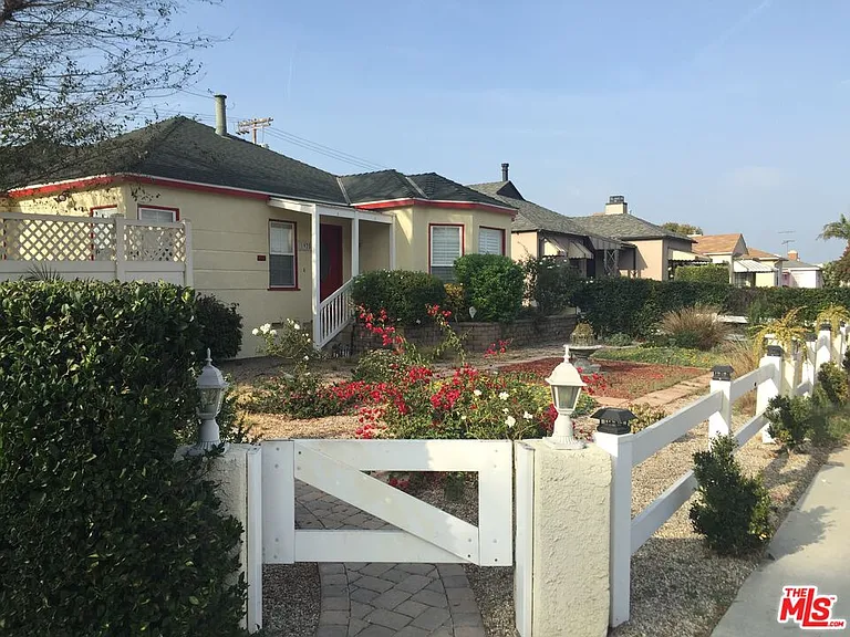 1975 S Crescent Heights Blvd — Photo 2