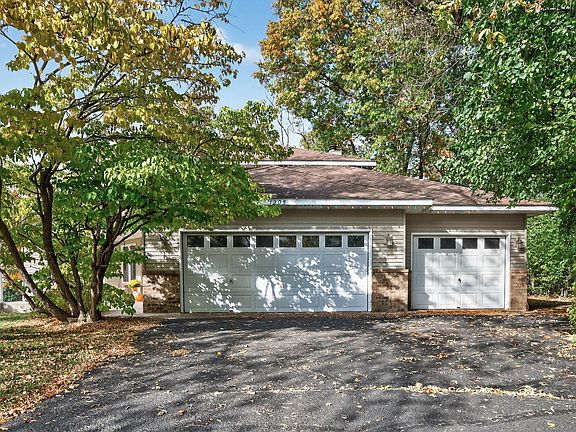 2nd image of 1205 Choke Cherry Rd