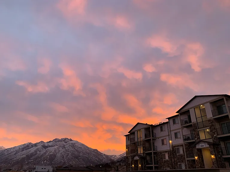 Enjoy Stunning Sunrises and Sunsets
