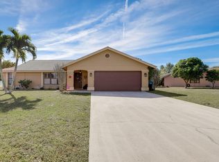 90 Santa Monica Ave, Royal Palm Beach, FL 33411