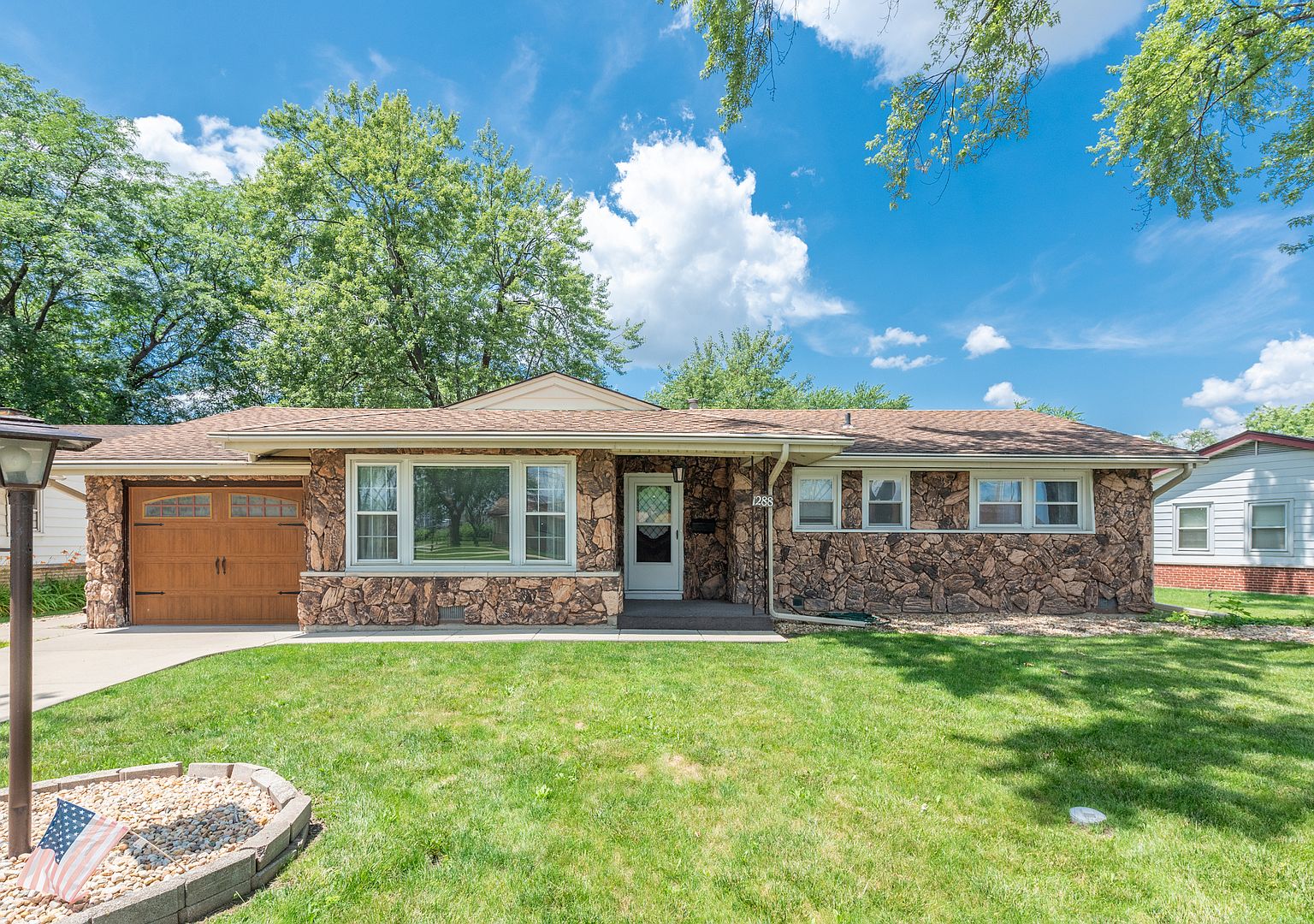 1288 Maple Ln, Elk Grove Village, IL 60007 MLS 11815677 Zillow