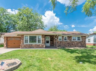 1288 Maple Ln, Elk Grove Village, IL 60007