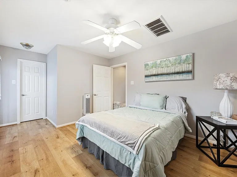 4113 Blossom St #A — Photo 10