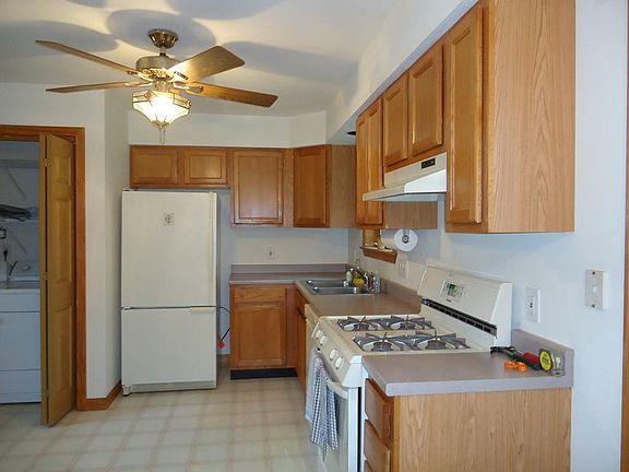 4th image of 17 Woodland Dr