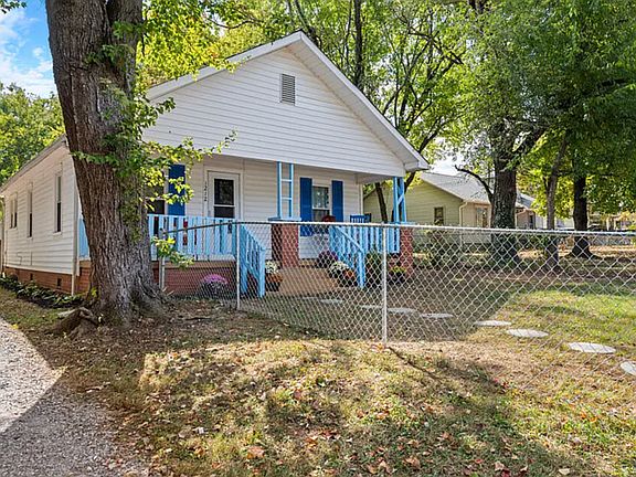 2nd image of 1212 Monroe Ave