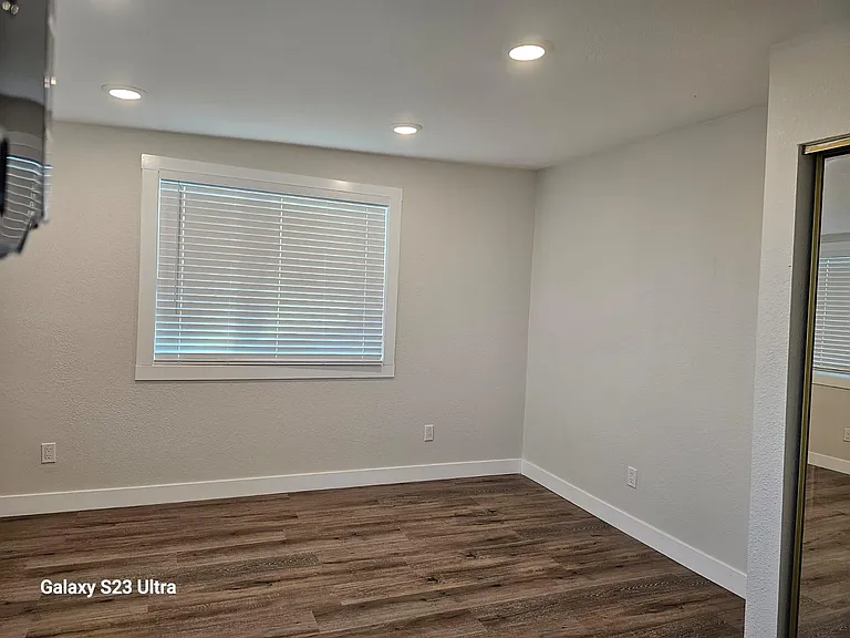 4928 Auburn Dr #B — Photo 5