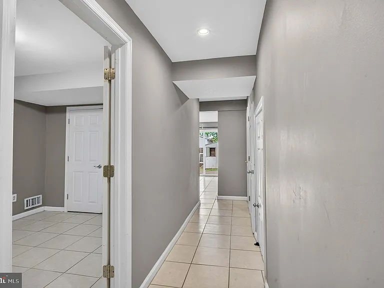 16611 Geddy Ct — Photo 23