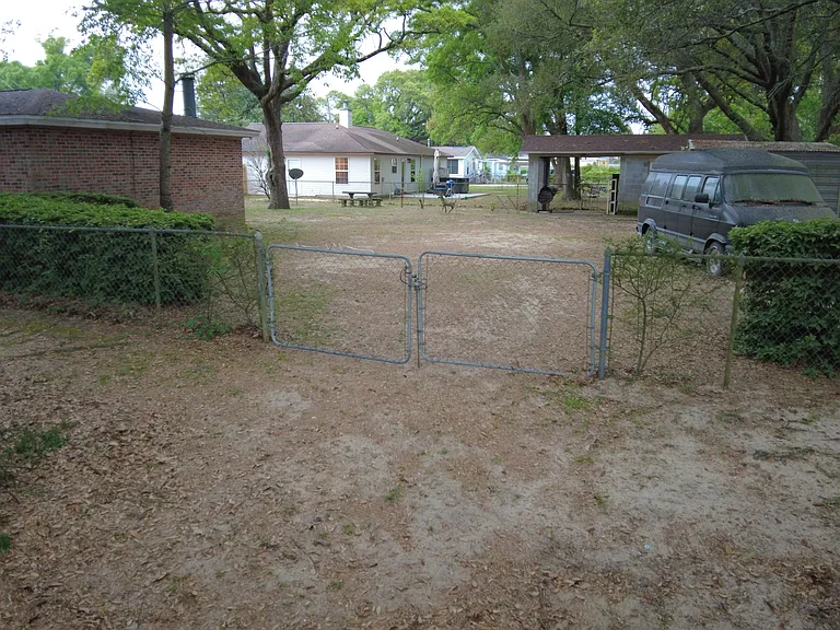 1230 E Leonard St — Photo 8