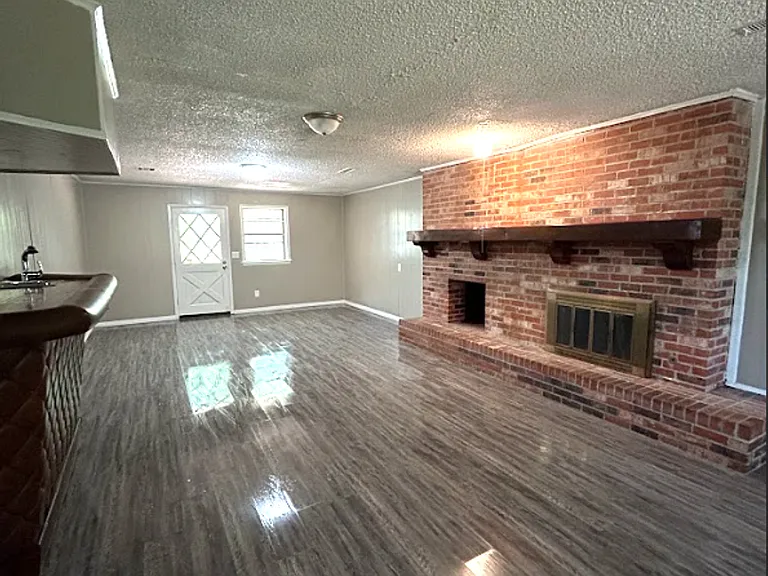 3101 Del Rancho Dr — Photo 3