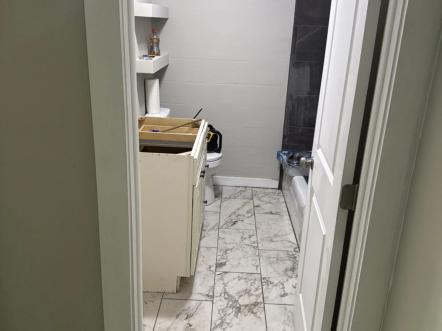 2 bed, 800 sqft, $1,200 — Photo 2