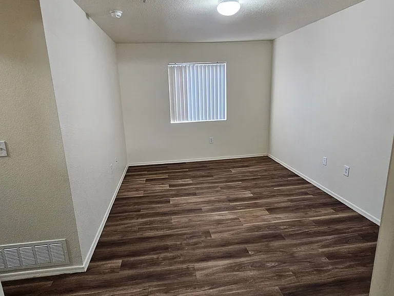 La Posada Apartments — Photo 11