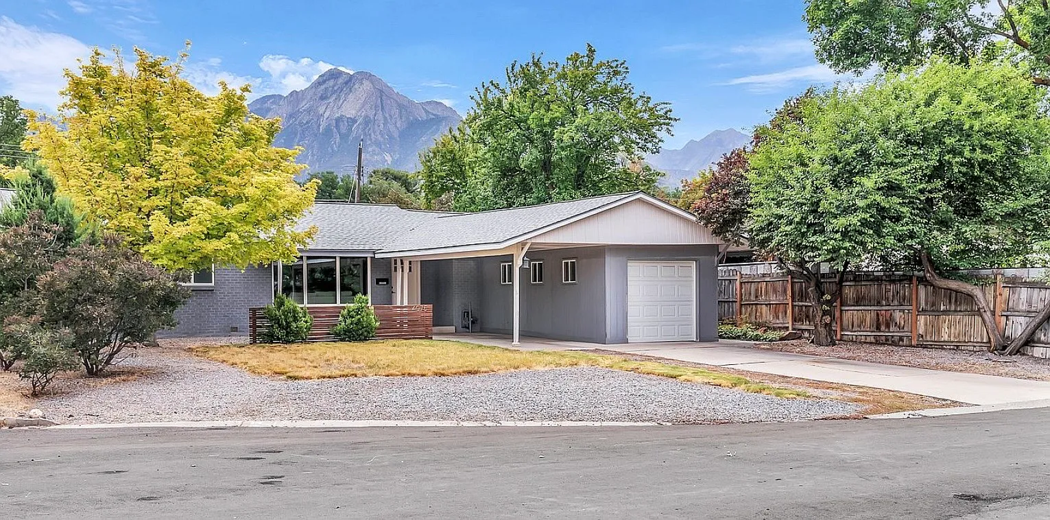 3 bed, 1453 sqft, $3,100 — Photo 2
