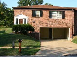 5171 Green Trace Ln, Saint Louis, MO 63128
