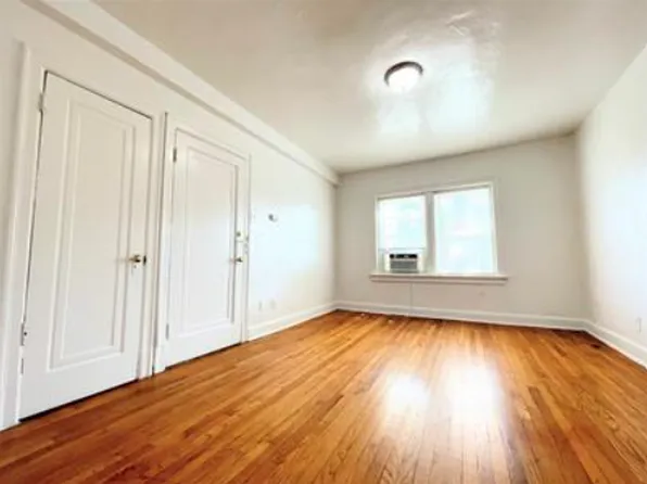 3619 Hereford St APT 2S, Saint Louis, MO 63109