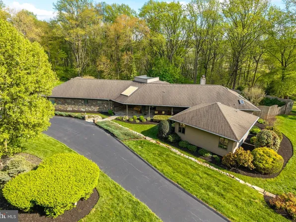 30 Celeste Ln, Coatesville, PA 19320