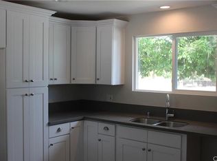 10658 Locust Ave, Hesperia, CA 92345