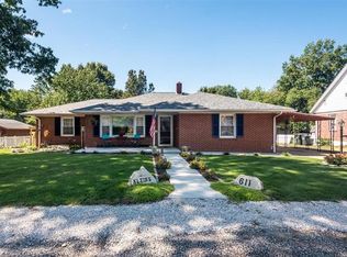 611 S Church St, Waterloo, IL 62298