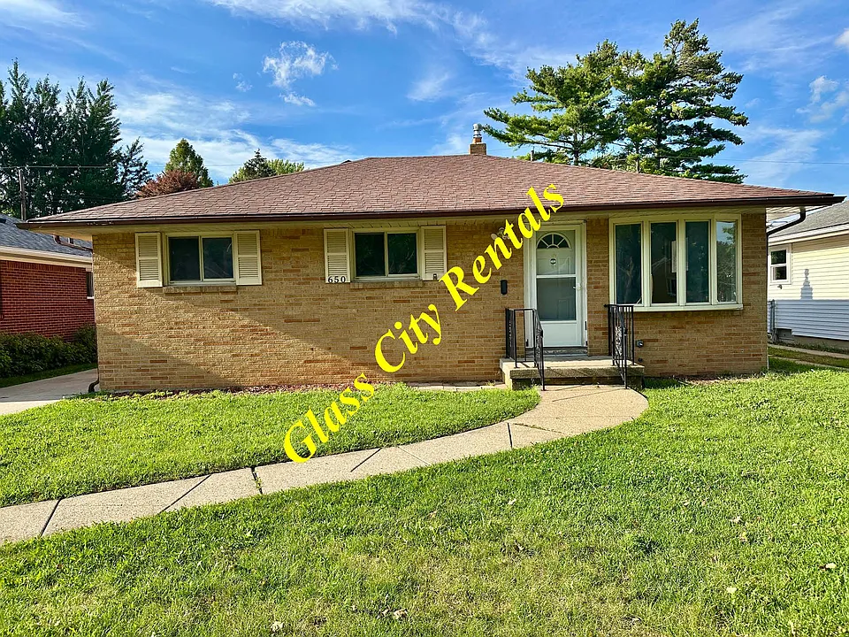 650 Sandralee Dr