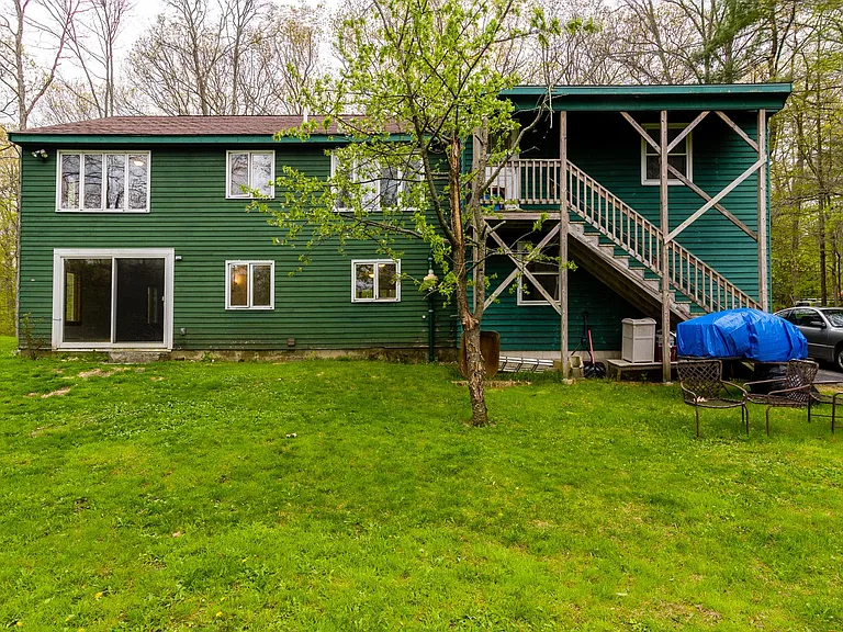 19 Stagecoach Rd — Photo 3