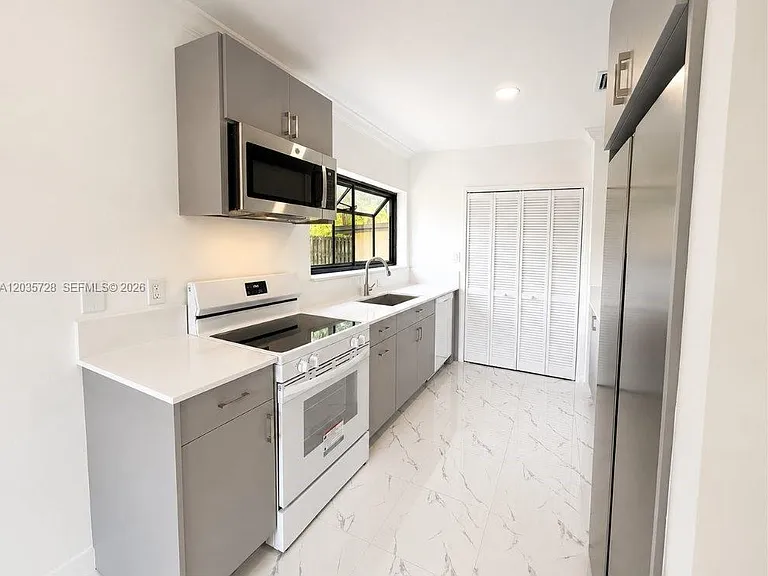 401 S Shore Dr — Photo 4