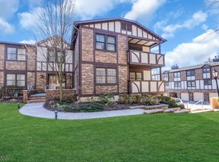 22 Heritage Dr #D, Chatham, NJ 07928