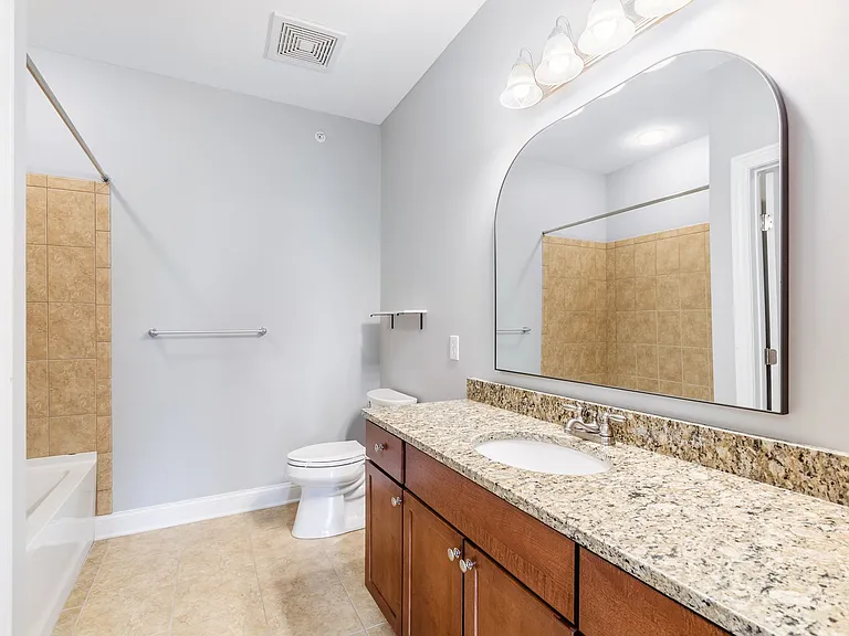 925 Ingleside Ave #215 — Photo 19