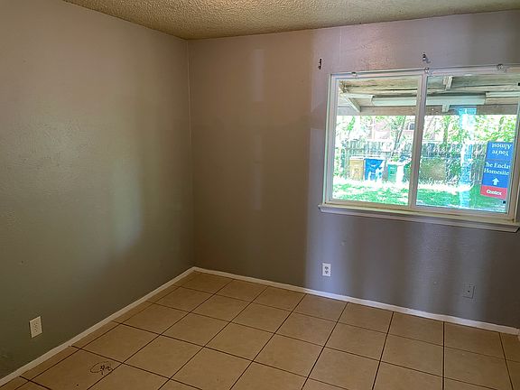 4th image of 905 Fieldwood Dr #A
