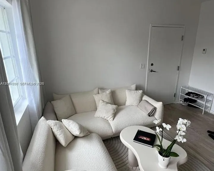 810 7th St #28 — Photo 5