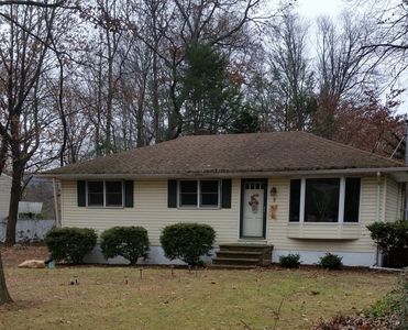 5 Yuma Trl, Oak Ridge, NJ, 07438