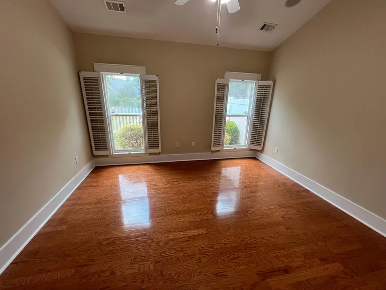 5240 Villa Lake Ct — Photo 9