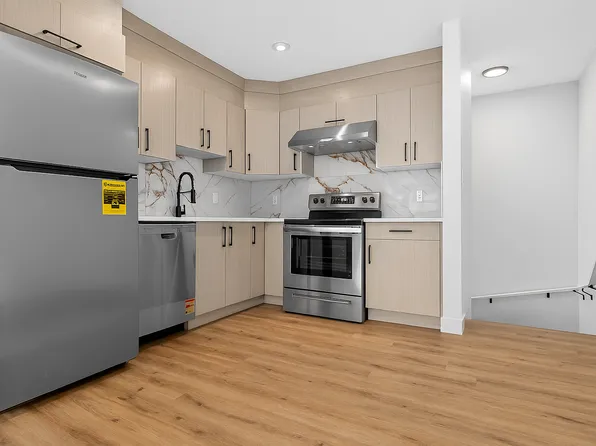 8721 77th Ave NW, Edmonton, AB T6C 0L6