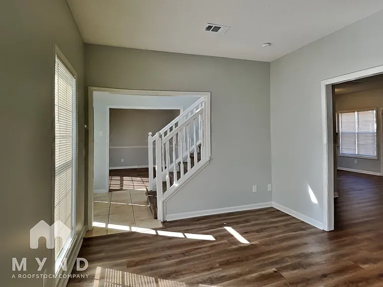 6473 Wellesley Dr — Photo 7