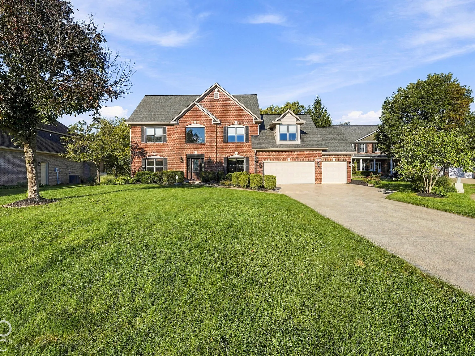 5 bed, 4.5 bath, 5448 sqft, $4,500 — Photo 3