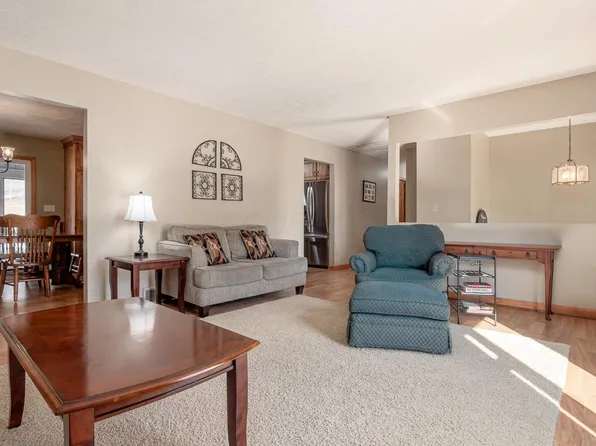 125 Persimmon Dr, Newark, OH 43055