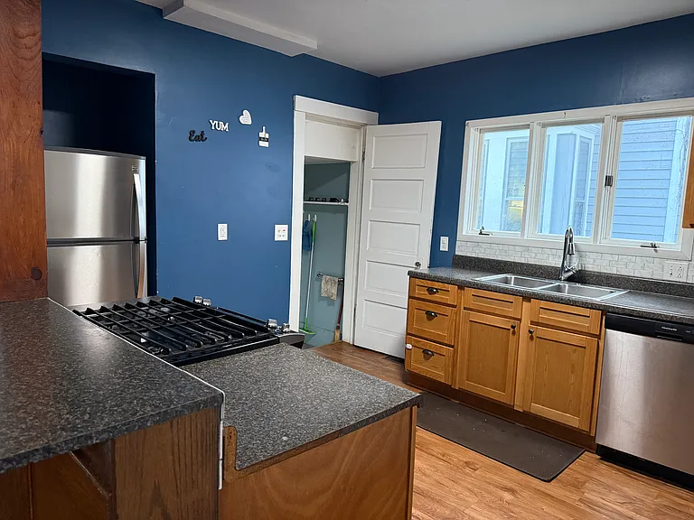 36 Pine St — Photo 8