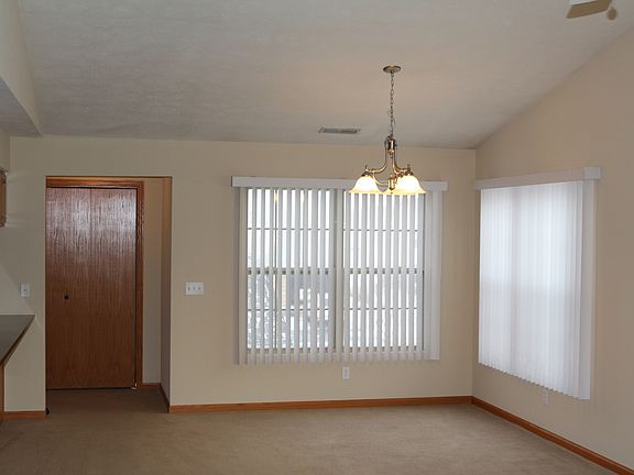 3rd image of 125 Penny Ln #125