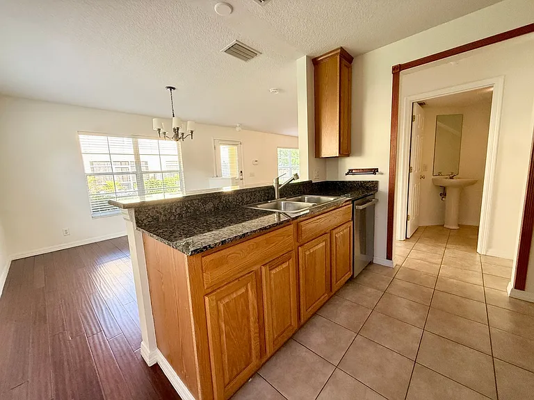 3846 Mandalay Dr — Photo 13