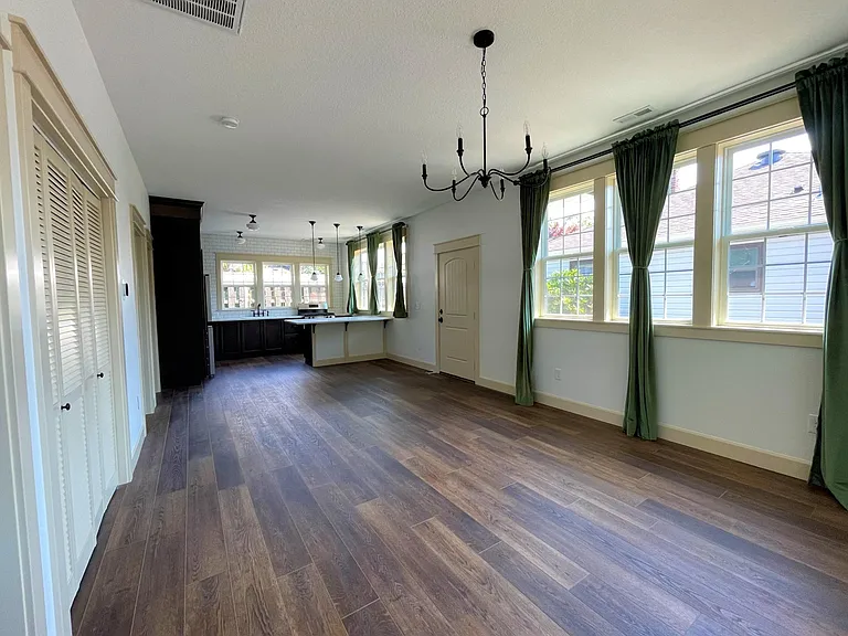 514 NW 45th St — Photo 5