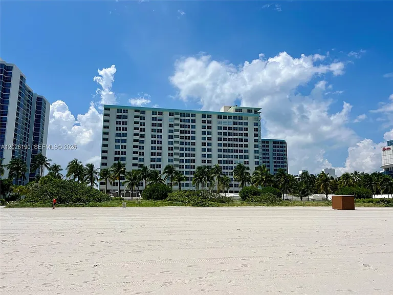 2899 Collins Ave #1037 — Photo 12