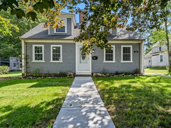 221 N Franklin St, Holbrook, MA 02343