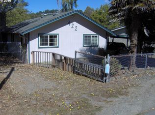 422 Pine St, Brookings, OR 97415