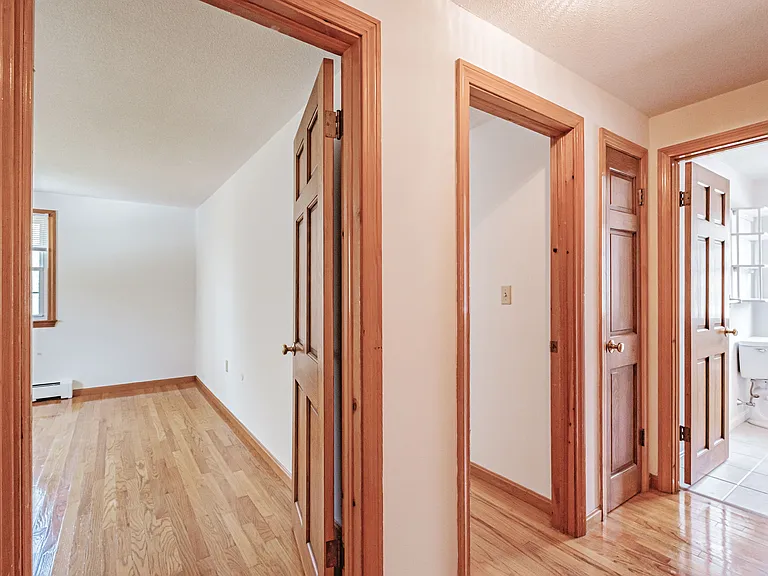 29 Collins Rd #D — Photo 7