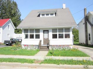 54 Cedar St, Malone, NY 12953