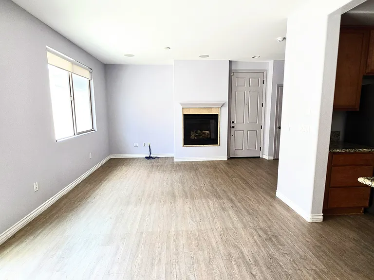 13438 Roselle Ave — Photo 10