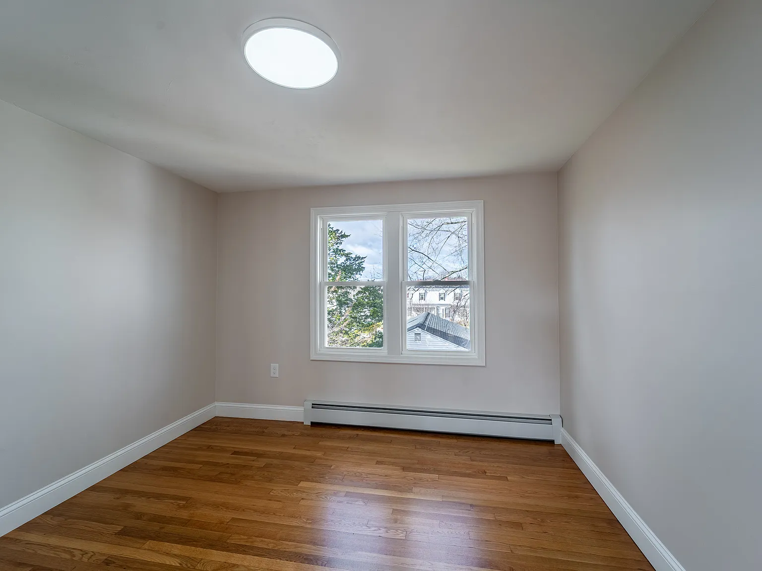 4 bed, $2,600 — Photo 3