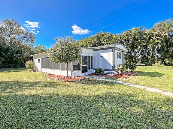 4th image of 17881 N Tamiami Trl #11