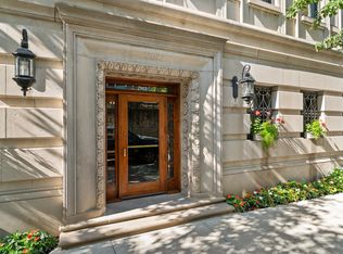 2912 N Commonwealth Ave #11CD, Chicago, IL 60657