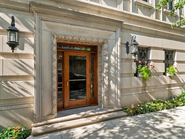 2912 N Commonwealth Ave APT 8D, Chicago, IL 60657